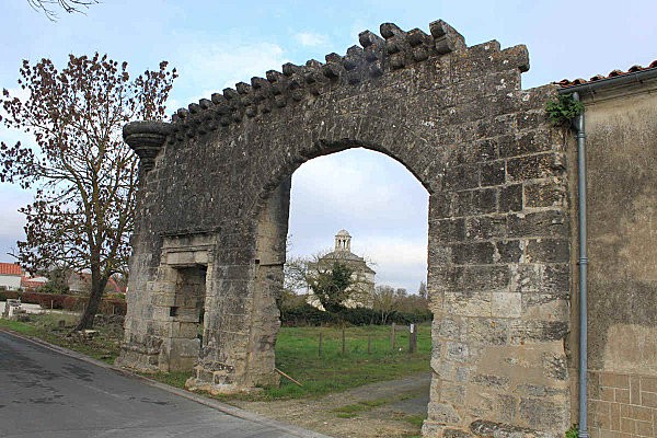 Pigeonnier de Montierneuf